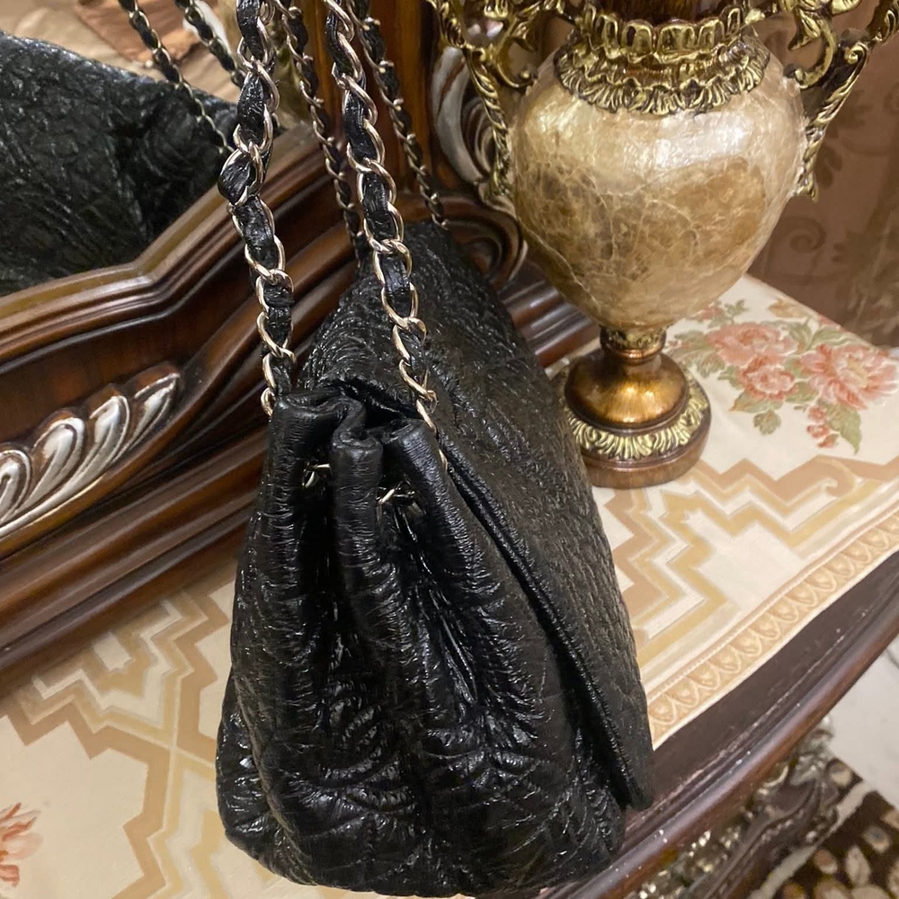 Chanel Black Quilted Leather Chain Bag - Picture 5 of 15